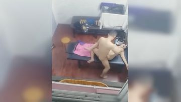 【偷拍】大神路边按摩足疗小店窗户外偸拍按摩技术很牛逼的肥臀少妇