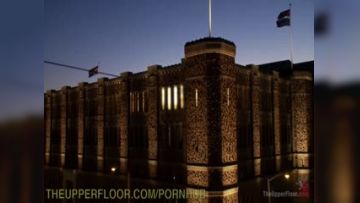 【另类】高清无码淫乱KTV为了招揽了人想出了奇招完整版