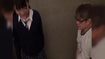 SKMJ-08510代うぶ美少女ガチナンパ！うすーいラップ一枚挟んで童贞君と素股体験してみませんか第04集