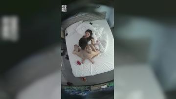 [国产精品] 小旅馆偷拍夫妻草逼逼