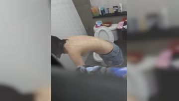 偷拍到隔壁妹子小奶子