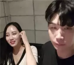 抚摸出淫叫声1