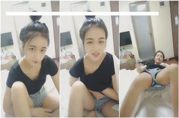 长相清纯萌妹和男友啪啪，按摩器先自慰口交上位骑乘勐操