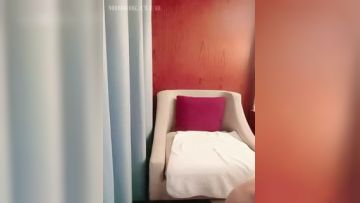 极品00后稚嫩社会小太妹,扎个马尾辫,体型娇小,小胸脯微微挺出有待发育