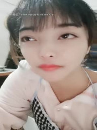 【双胞胎姐妹，我是姐姐】丈夫外出，一人在家，炒菜吃饭，溜达，晚上一个人被窝安慰瘙痒的淫穴，白浆液不停往外冒！