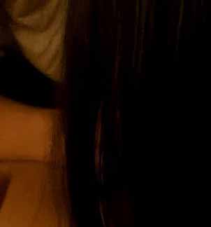 高个子的性感美女模特在家里张开她的大腿享受著男友...