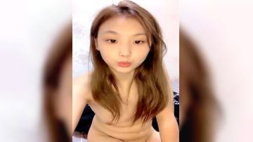 新人小情侣直播赚点小外块，先自慰再口交啪啪开始操 逼第01集