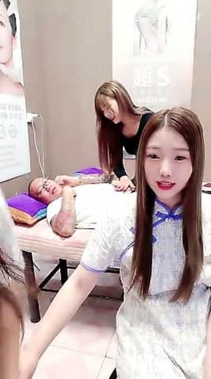 你梦中的亚洲女孩【所有的精液挤出来比任何护肤品都好】