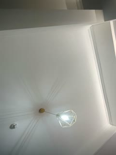 【爱情故事】，良家颜值巅峰，28岁白领丽人，一桌子啤酒喝完，激情床上开战，对白精彩