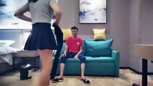 全 国 探 花 2月 8号 酒 店 偷 拍 外 貌 清 纯 的 兼 职 大 学 生