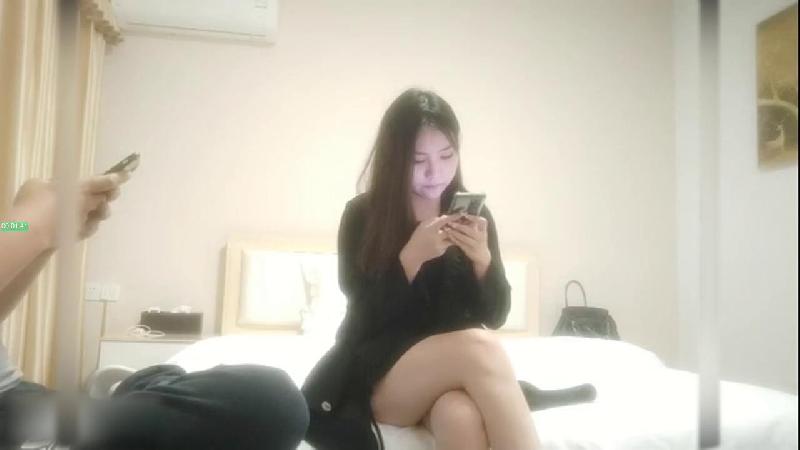 嫖 妓 偷 拍 直 播 和 大 家 一 .. 妹 啪 啪 ， 看 小 姐 姐 漂 亮 连 操 了 二 次