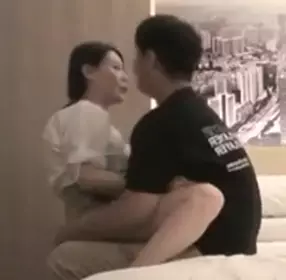 美心双模拍完写真用特殊服务报答眼镜摄影师1080P高清原版