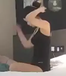 情妇挤牛奶的娘娘腔仆人