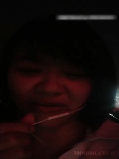 售楼部金牌短发销售,只要买房上业绩,就可以陪你啪啪,来大姨妈了还要陪老哥伡震