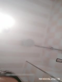 美容院老板娘的日常,楼道里对着邻家家门口抠B,撒尿,好想被邻居无意发现被大哥干