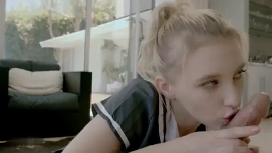 麻豆极限深喉挑战，口爆精液灌满喉咙！