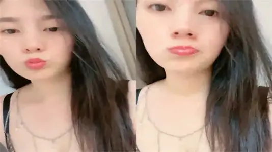 黑丝肥臀欲姐饥渴难耐，狼友狂抽猛干高潮喷水