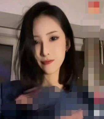 海角社区.孩子醒了要喝奶我在后面插嫂子