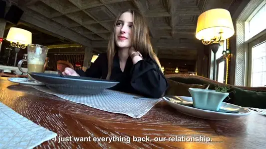 我前女友在餐厅里给我口交，之后我狠狠地操了她。#性交#挑逗#骚逼#射精